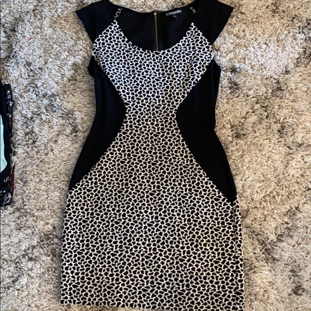 Black and white patterned dress